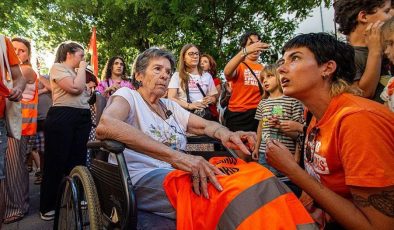 İspanya’da konut krizinin sembolü haline gelen yaşlı kadın evine dönebilecek