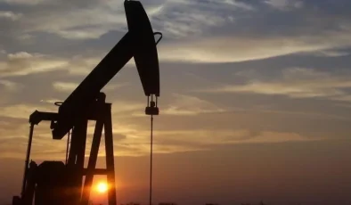 Brent petrolün varili 99,39 dolardan işlem görüyor