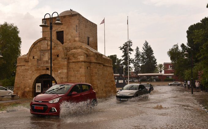 Meteoroloji, bugün saat 12.00’den 17.00’ye kadar kuvvetli yağış uyarısı yaptı