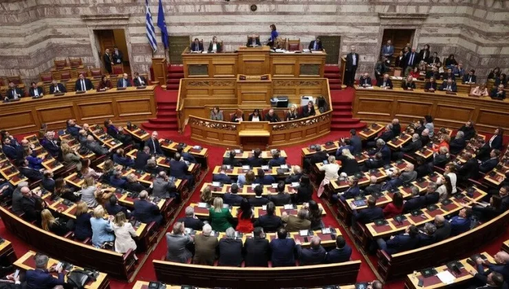 Yunanistan’da PASOK’tan hükümete, “silahlanma programlarında şeffaflık ve hesap verebilirlik” çağrısı