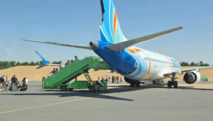 Tebük’e acil iniş yapan Flydubai uçağının yolcuları, tahliye edilerek Tel Aviv’e gönderildi
