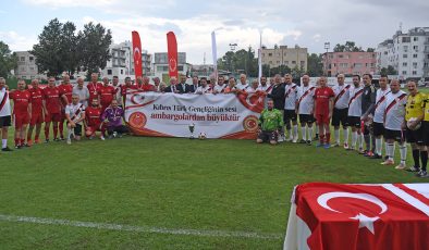 Cumhuriyet Meclisi ile TBMM futbol takımları, Kıbrıs Türklerine uygulanan izolasyon ve ambargolara karşı dostluk maçı yaptı
