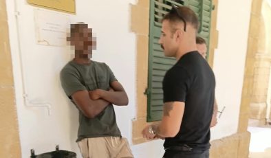 ikamet izinsiz meselesi ile ilgili olarak tutuklanan zanlı N.M.S. mahkeme huzuruna çıkarıldı