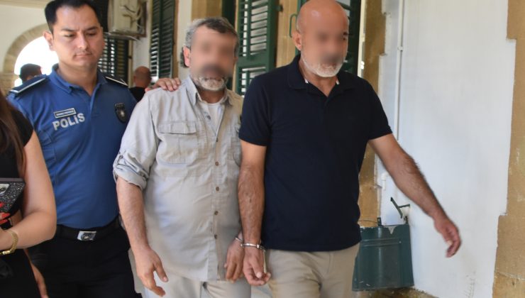 Ercan Havaalanı’nda meydana gelen gümrüksüz mal tasarrufu suçundan tutuklanan Ş.A., T.B. ve D.B. mahkemeye çıkarıldı.