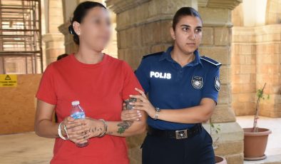 Değirmenlik Başpınar bölgesinde ayrıldığı erkek arkadaşının evini kundaklayan S.Ö. tutuklanarak mahkemeye çıkarıldı.