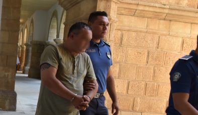 “Sahtekarlıkla para temini” suçundan tutuklanan S.K. mahkemeye çıkarıldı.