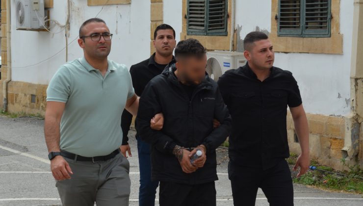 Lefkoşa’da meydana gelen “Kanunsuz Uyuşturucu Madde Tasarrufu, İlaç ve Eczacılık Yasası’na Aykırı Hareket” suçlarından tutuklanan zanlı H.Ö. mahkeme huzuruna çıkarıldı.