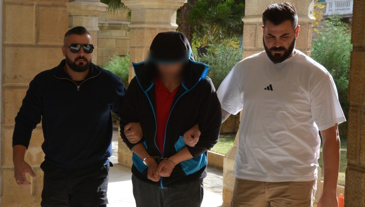 Lefkoşa’da meydana gelen “Kanunsuz Uyuşturucu Madde (Hintkeneviri, Kokain ve Sentetik Cannabinoid) Alma ve Tasarrufu, Kanunsuz Ateşli Silah ve Kanunsuz Patlayıcı Madde Taşıma ve Tasarrufu” suçlarından tutuklanan zanlı B.C.D. mahkeme huzuruna çıkarıldı.