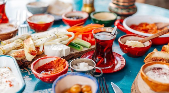 Araştırma, paylaşılan öğünlerin depresyon ve bunama riskini azaltabileceğini gösterdi