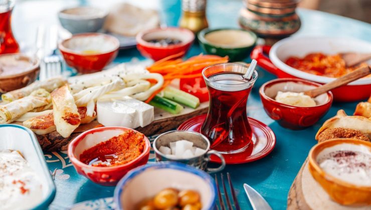 Araştırma, paylaşılan öğünlerin depresyon ve bunama riskini azaltabileceğini gösterdi