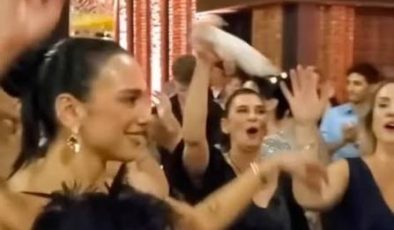 Dua Lipa kuzeninin düğününde döktürdü!