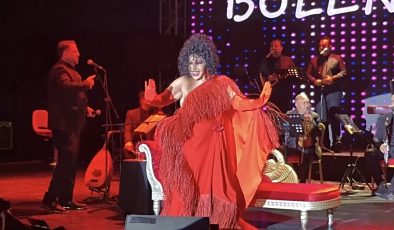 Kuşadası’nda yuhalanan Bülent Ersoy, memleketi Bursa’da alkışlarla karşılandı