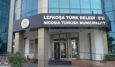 Politis, Lefkoşa Türk Belediyesi’nin 1960 Anayasası’ndaki yerine dikkat çekti