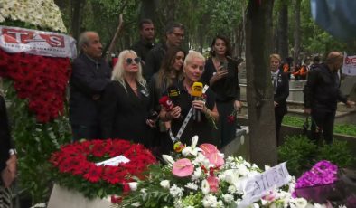Tarık Akan ölümünün 10. yılında Taş İlkokulu’nda ve mezarı başında anıldı