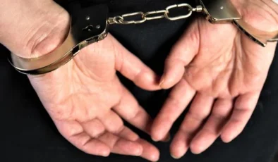 KKTC’de hakkında yakalama kararı bulunan kişi Antalya’da yakalandı