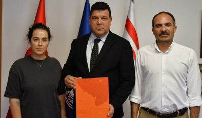 “Depremle Unutmadıklarımız” kitabı DAÜ kütüphanesinde