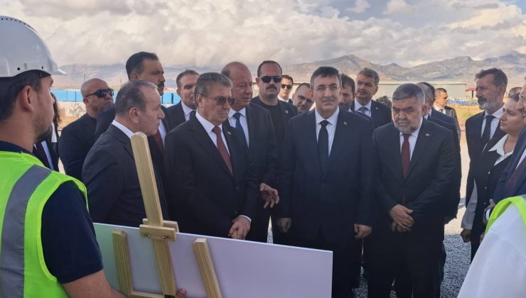 Üstel ve Yılmaz, Yeni Lefkoşa Hastanesi inşaat alanında incelemelerde bulundu