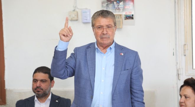 Başbakan Üstel bazı Karpaz köylerini ziyaret etti