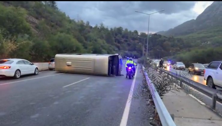 Girne-Lefkoşa ana yolunda kaza…Otobüs devrildi, iki kişi yaralandı