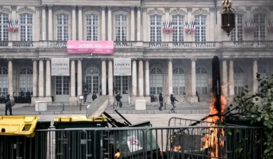 Fransa’da eylemlerin yoğunlaştığı Ile-de-France bölgesindeki liselerin 3’te 1’i bugün kapalı