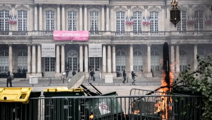 Fransa’da eylemlerin yoğunlaştığı Ile-de-France bölgesindeki liselerin 3’te 1’i bugün kapalı