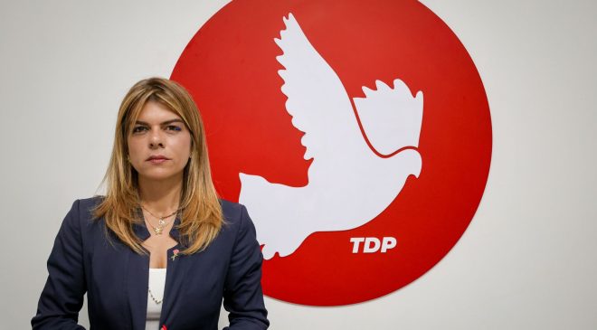 Öztabay: “Kamu adına görev yapan herkes gazetecilerin sorularına açık olmak zorunda”