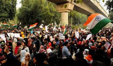 Hindistan’da binlerce kişi, Seçim Kurulu başkanının istifası talebiyle gösteri düzenledi