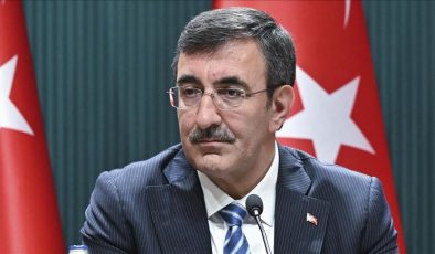 Yılmaz İstanbul’da çöken binada hayatını kaybedenlere rahmet, yaralılara şifa diledi