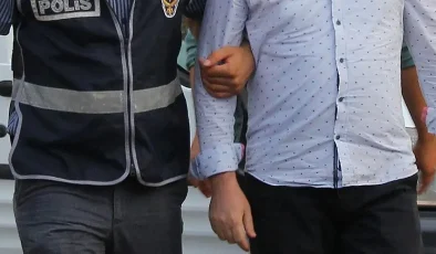 Maltepe’de kısmen çöken 7 katlı binanın mimarı ve şantiye şefi gözaltına alındı