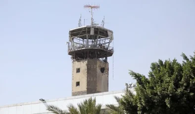 Yemen’deki Husiler: Suudi Arabistan, Hudeyde Havalimanı’nı hava saldırılarıyla hedef aldı