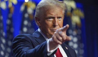Trump “Süper zeka” yerine “Yapay zeka” terimini kullananları “düşman” ilan etti