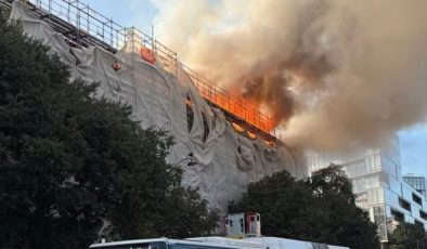 Paris’te Austerlitz Garı yakınlarındaki binada yangın çıktı