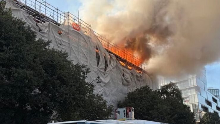 Paris’te Austerlitz Garı yakınlarındaki binada yangın çıktı