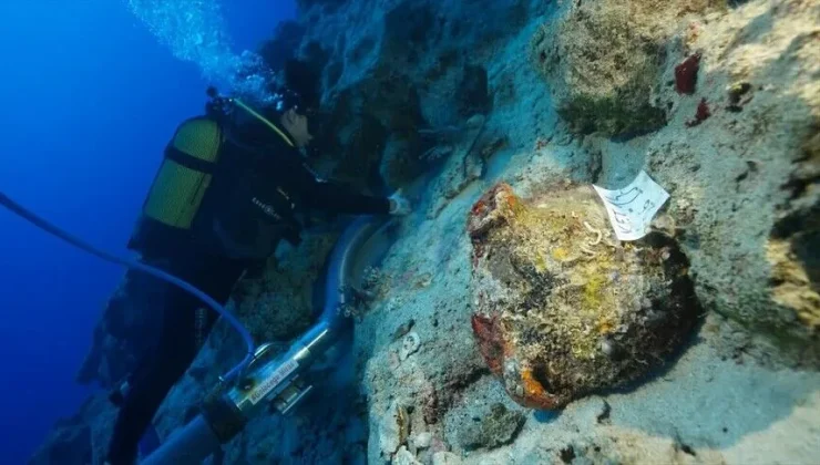 Dünyanın en eski gemi batığı Antalya’da keşfedildi