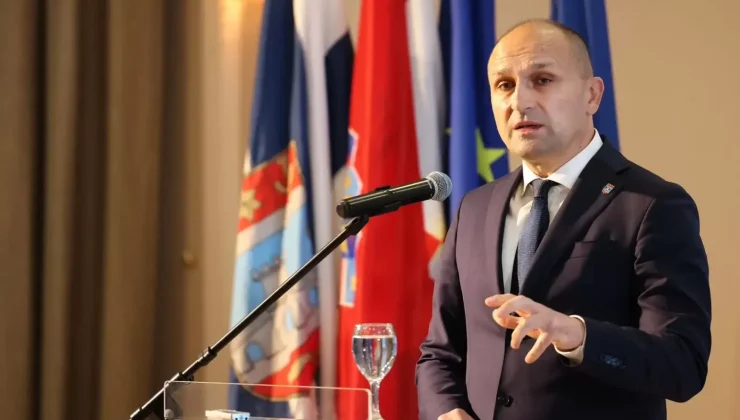 Hırvatistan Savunma Bakanı Anusic, Sırbistan’ın saldırı sistemleriyle silahlandığını söyledi