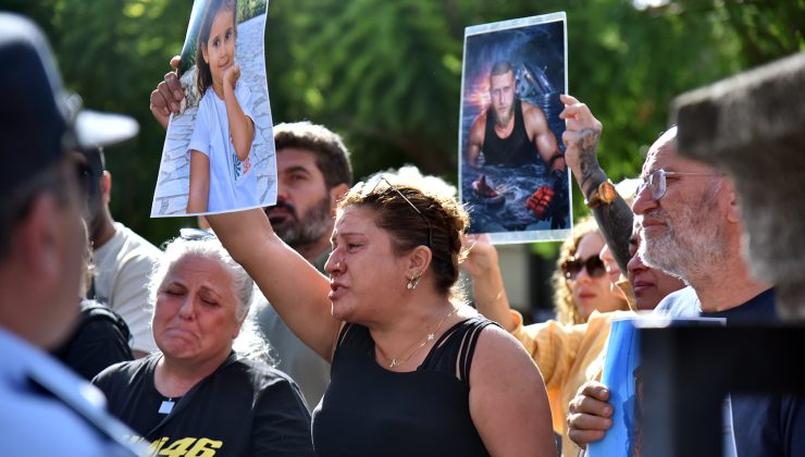 Yakınlarını kaybeden aileler Girne Mahkemesi önünden seslendi: “Müebbet istiyoruz”