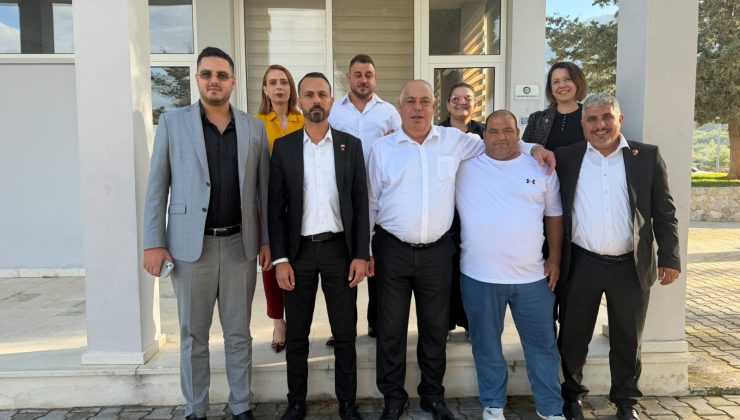 Albayrak, bölge muhtarlarıyla bir araya geldi