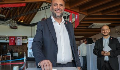 Çeler ve Ekinci, Milletvekili Aday Belirleme ve Sıralama Kurultayı’nda sandık başında