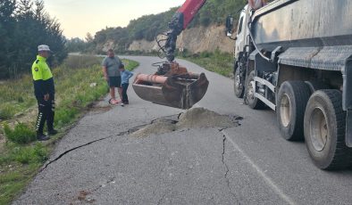 Polis sürücüleri uyardı… Kantara yolunda düşen kaya nedeniyle çökme meydana geldi