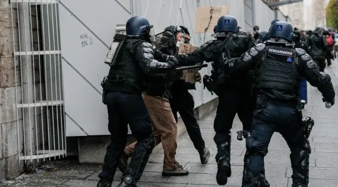 Fransa’da dünkü Sarı Yelekliler eylemlerinde 1314 kişi gözaltına alındı