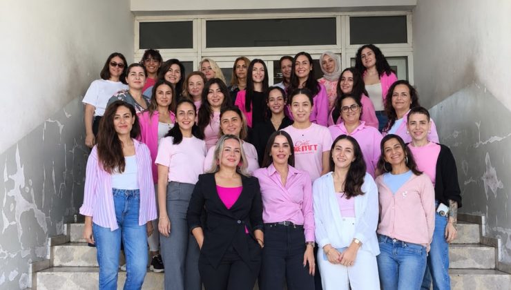 Güç-Sen kadın üyeleri, Meme Kanseri Farkındalık Ayı kapsamında pembe giydi