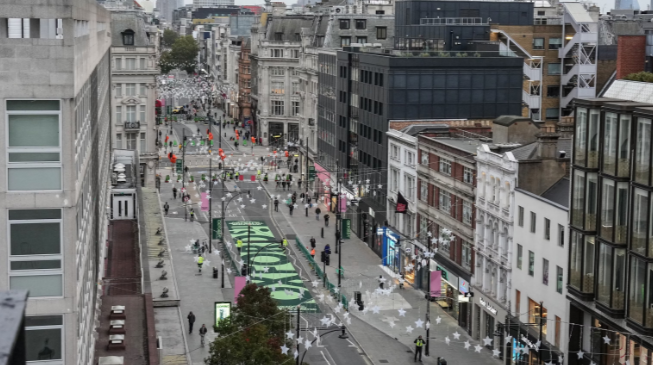 Londra’nın dünyaca ünlü “Oxford Caddesi” yayalaştırıldı