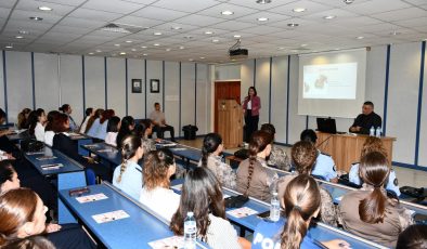 KHYD iş birliğinde kadın polis mensuplarına yönelik konferans düzenlendi