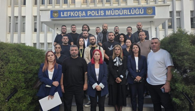 Saldırıya uğrayan gazeteciler Lefkoşa Polis Müdürlüğüne şikâyette bulundu