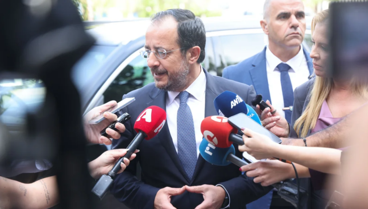 Cyprus Mail’den Kıbrıs müzakereleri yorumu: “Hristodulidis kaleleri yerinden oynatmayı bırakmalı”