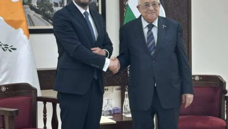 Filistin Devlet Başkanı Abbas Rum lider Hristodulidis’le görüştü