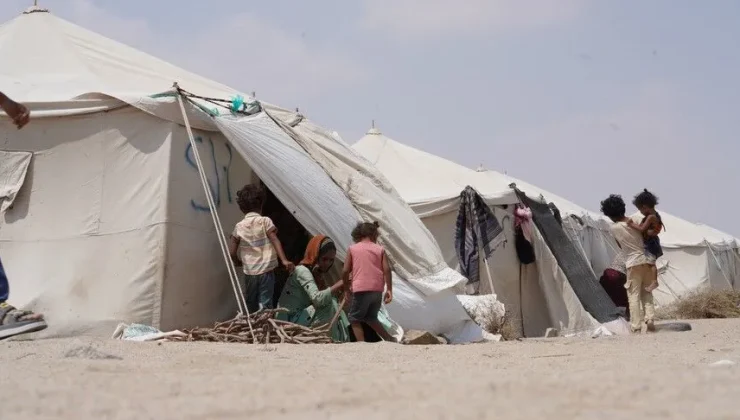 İnsan Hakları İzleme Örgütü: Husiler Taiz’deki sivilleri gıda ve ilaçtan mahrum bırakıyor