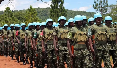 Uganda, Somali’deki askerlerini çekmeye başladı