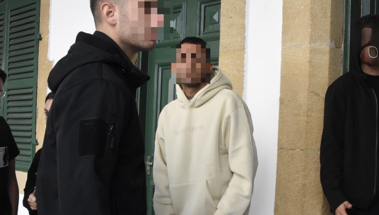 Lefkoşa’da meydana gelen ağır yaralama suçundan tutuklanan Mert Can Kara mahkemeye çıkarıldı.