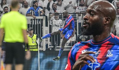 Beşiktaş bayrağına tekme attı: Crystal Palace’ın golcüsüne büyük tepki